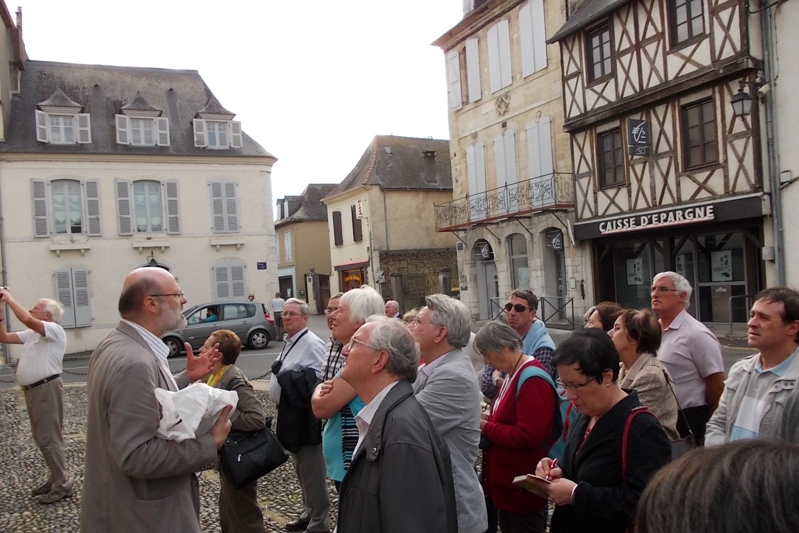 Visite de l'abbatiale de Morlàas par Emmanuel Garland (photo G. Monfort)
